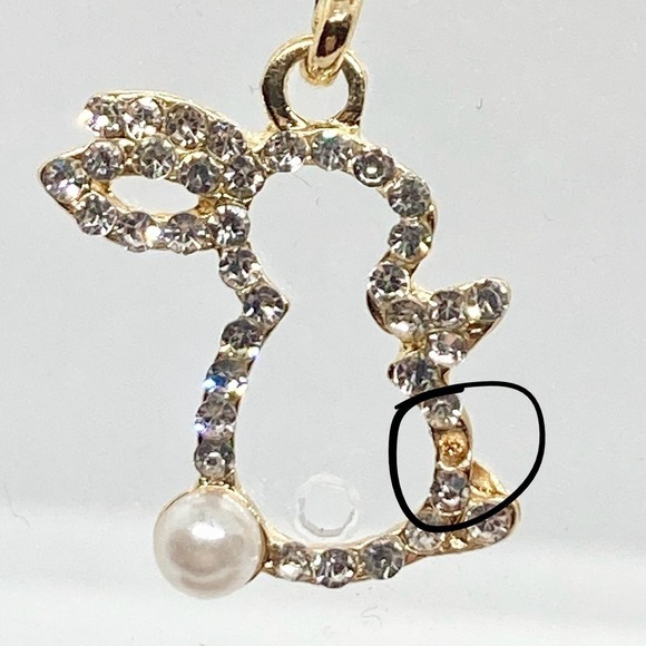 New with Defect Pearl and Rhinestone Dangle Easter Bunny Rabbit Earring Pair - Picture 3 of 10